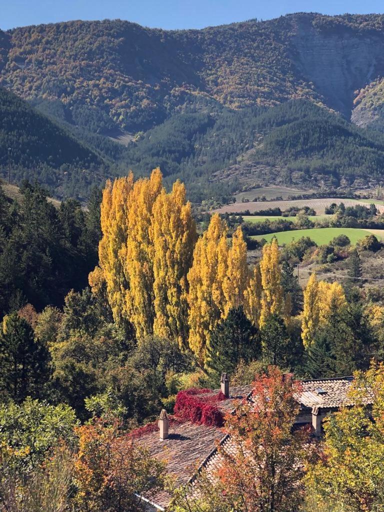 Le Moulin De La Viorne, Gite Avec Piscine Au Coeur De La Nature En Haute-Provence Les Omergues Exterior foto
